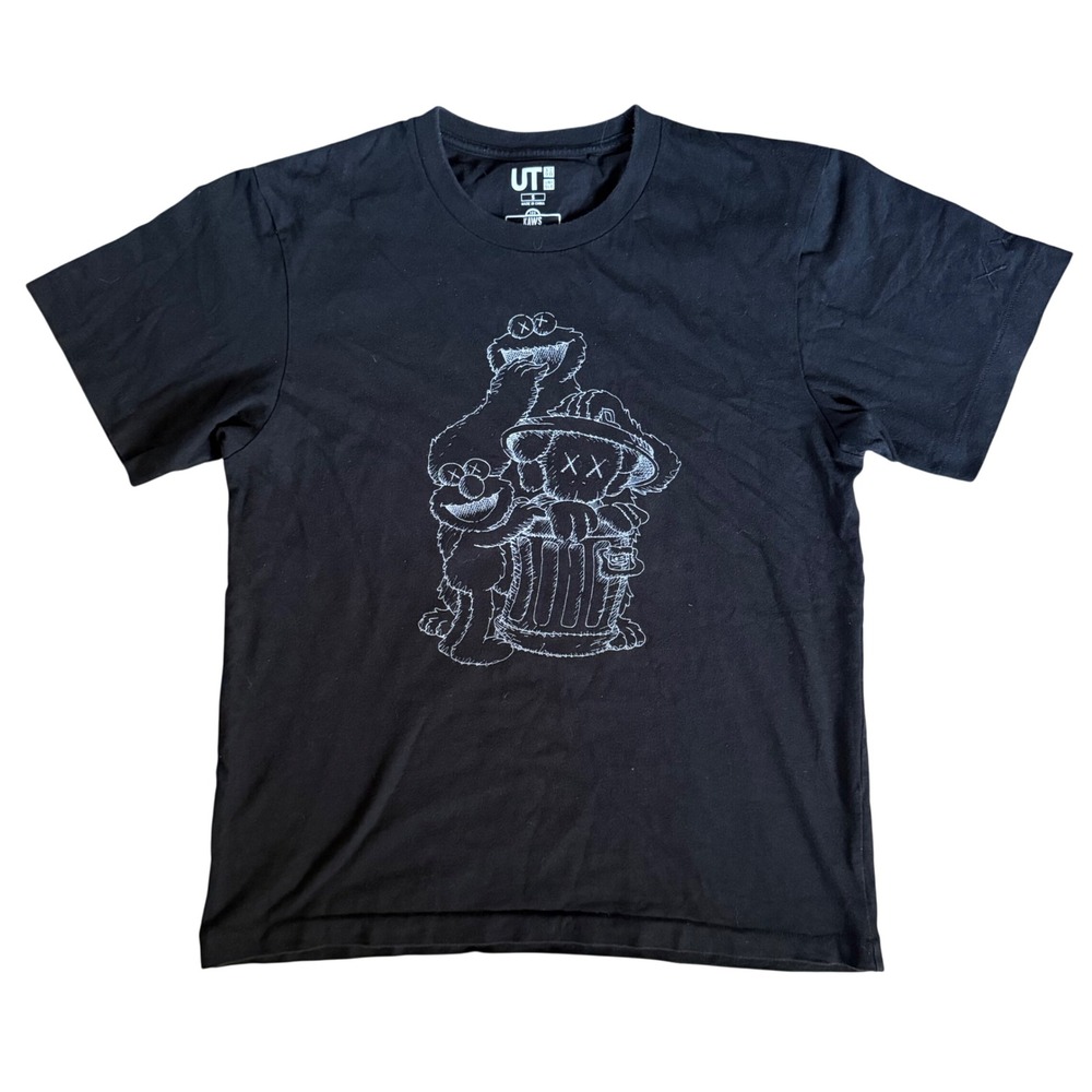 KAWS Sesame Street Cookie Monster Graphic T-Shirt UNIQLO UT Black Small‎